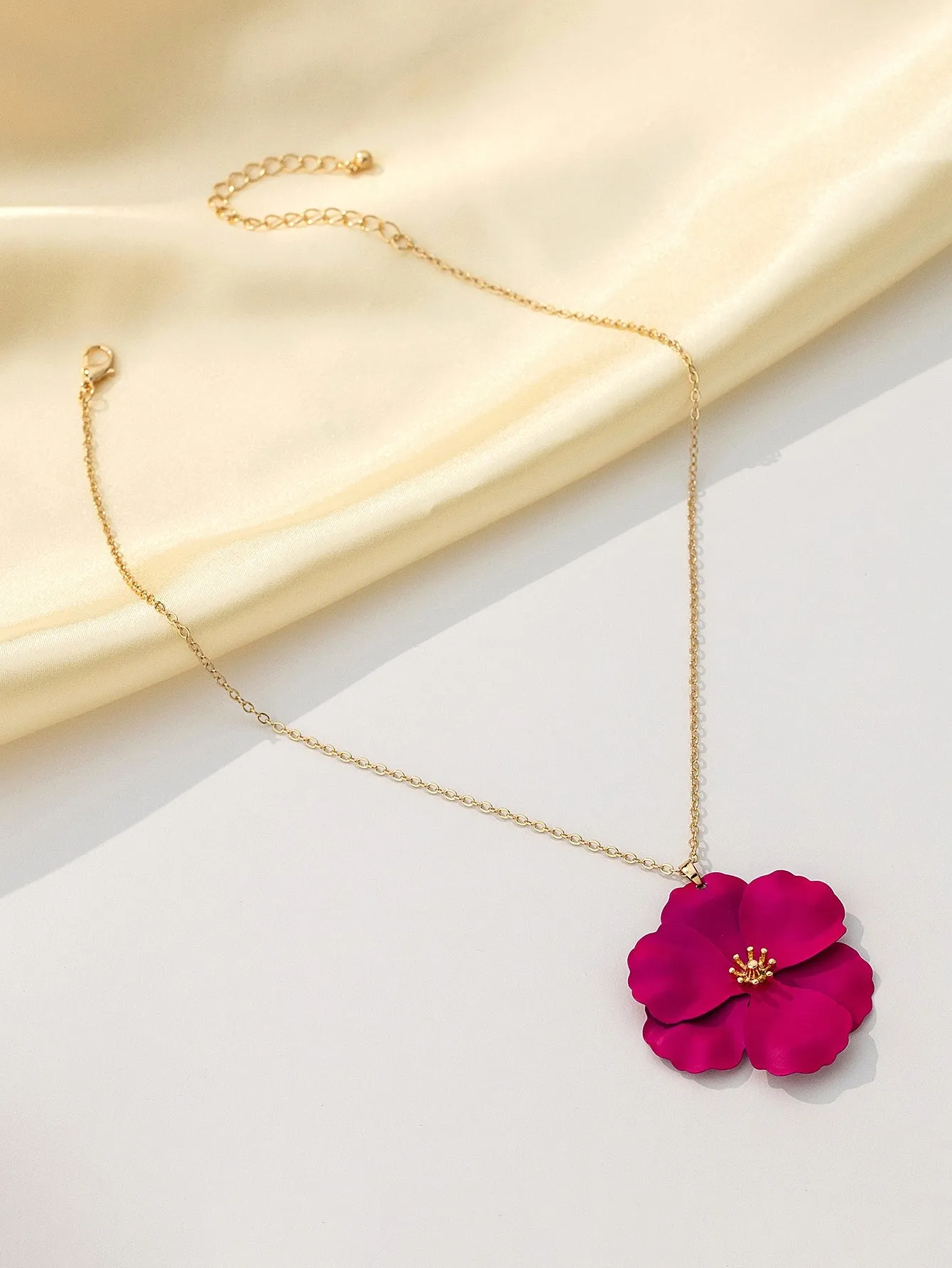 1pc Metallic Colorful Exaggerated Tender Flower Pendant Necklace for Women