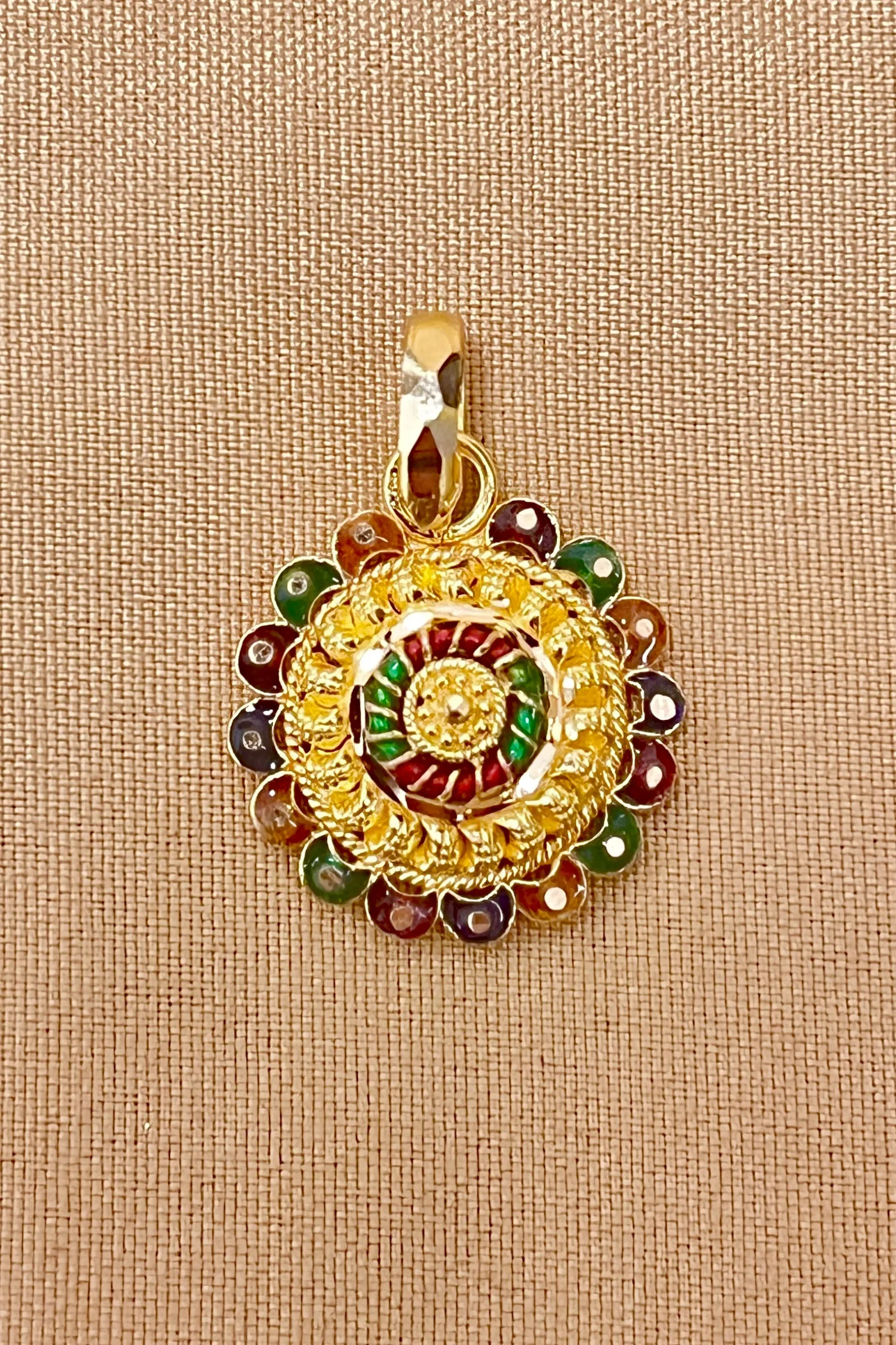 22 KT Gold Traditional Round Multicolor Pendant Set (D122)