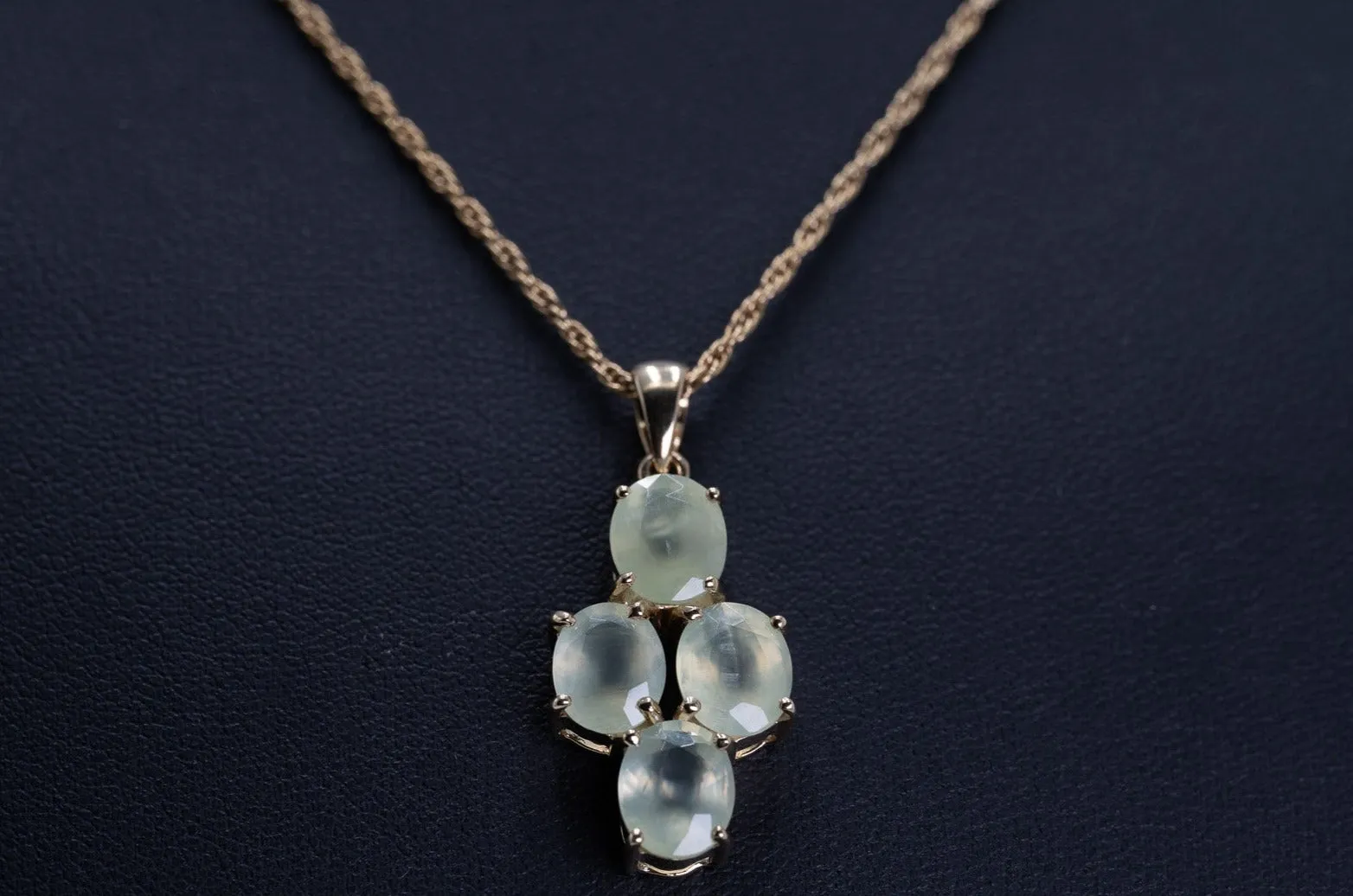 9ct Yellow Gold Quartz Pendant
