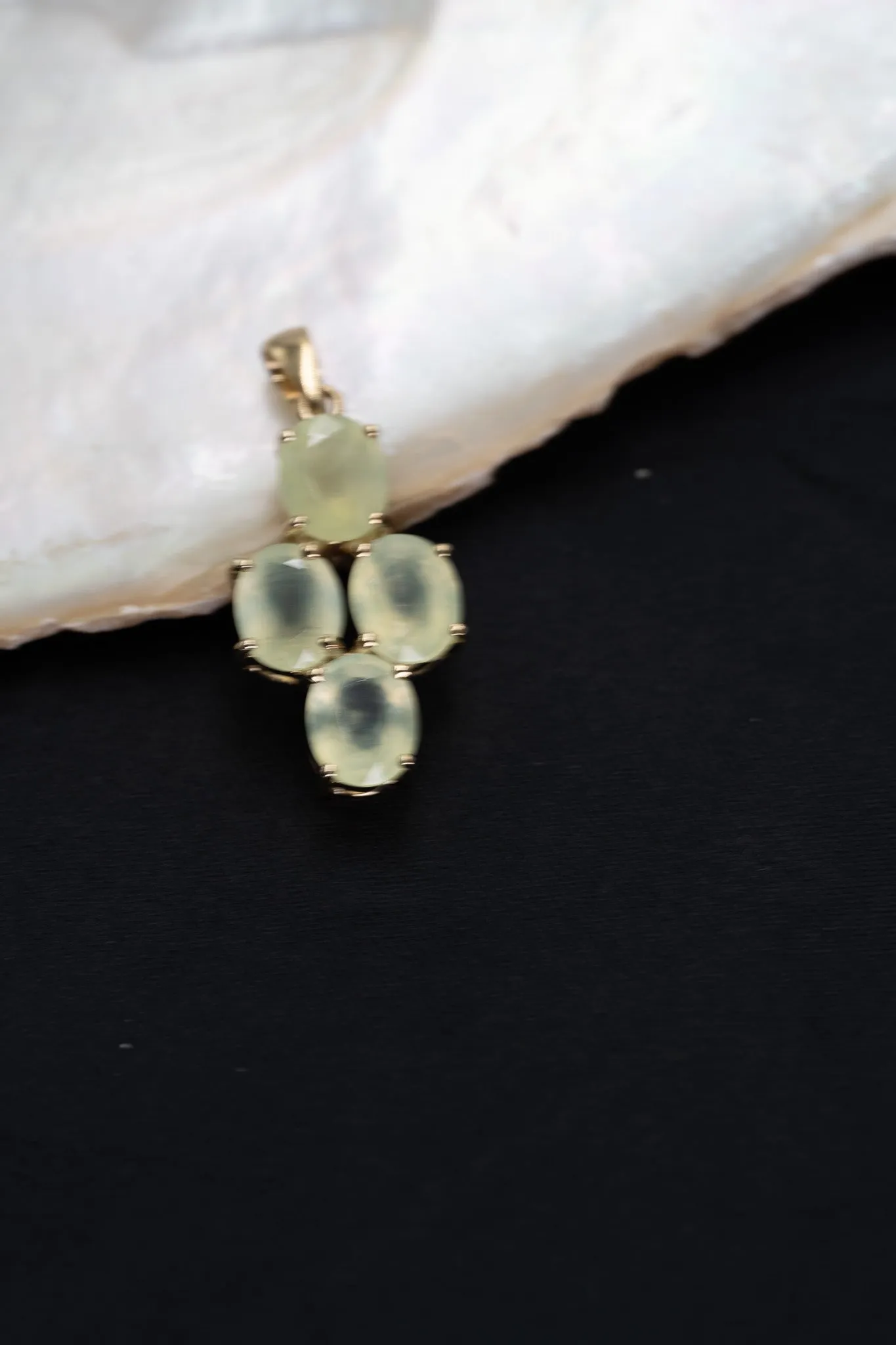 9ct Yellow Gold Quartz Pendant