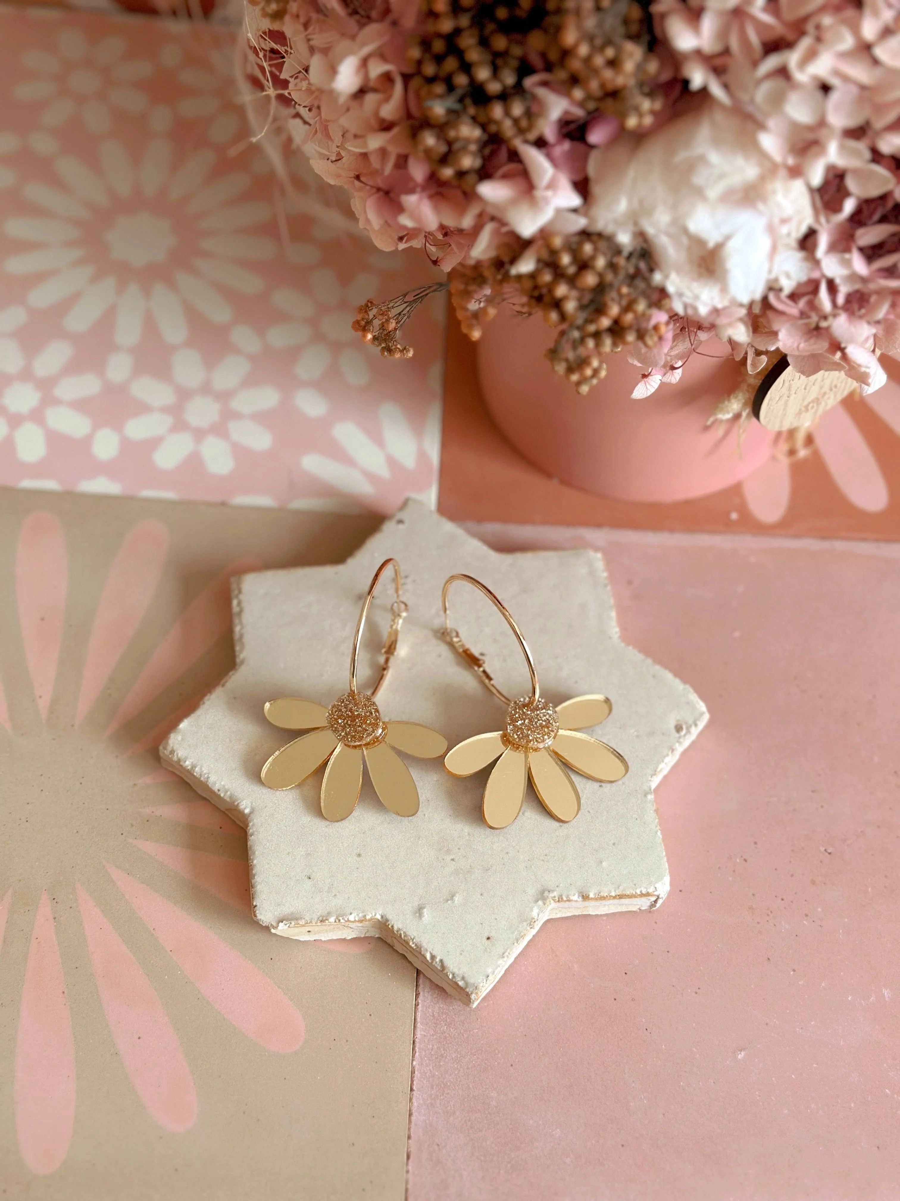 Jumbo Daisy Hoop Earrings | Gold   Gold Glitter