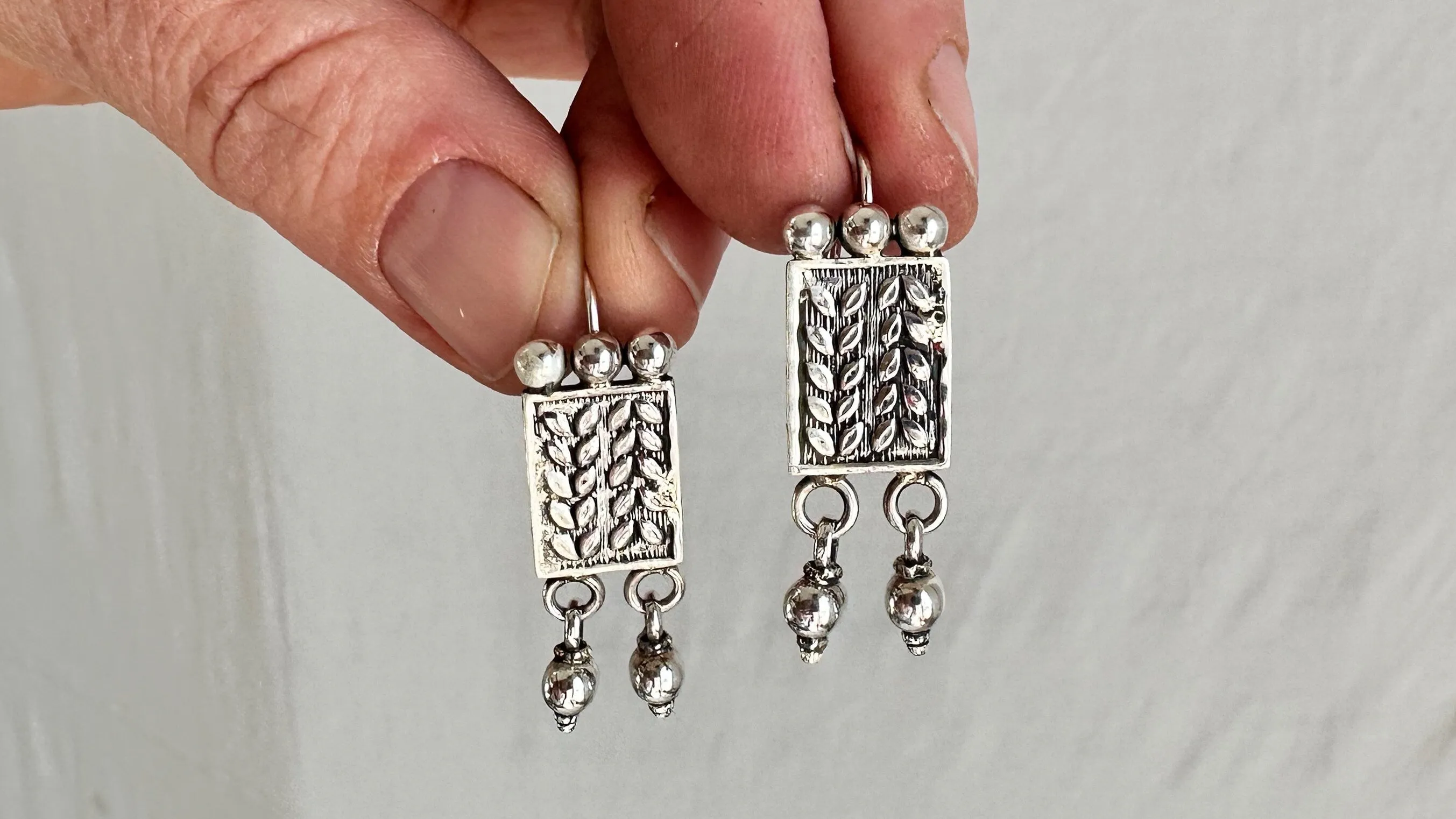 Leafy Earrings with Dangles. India. Sterling Silver. 1071
