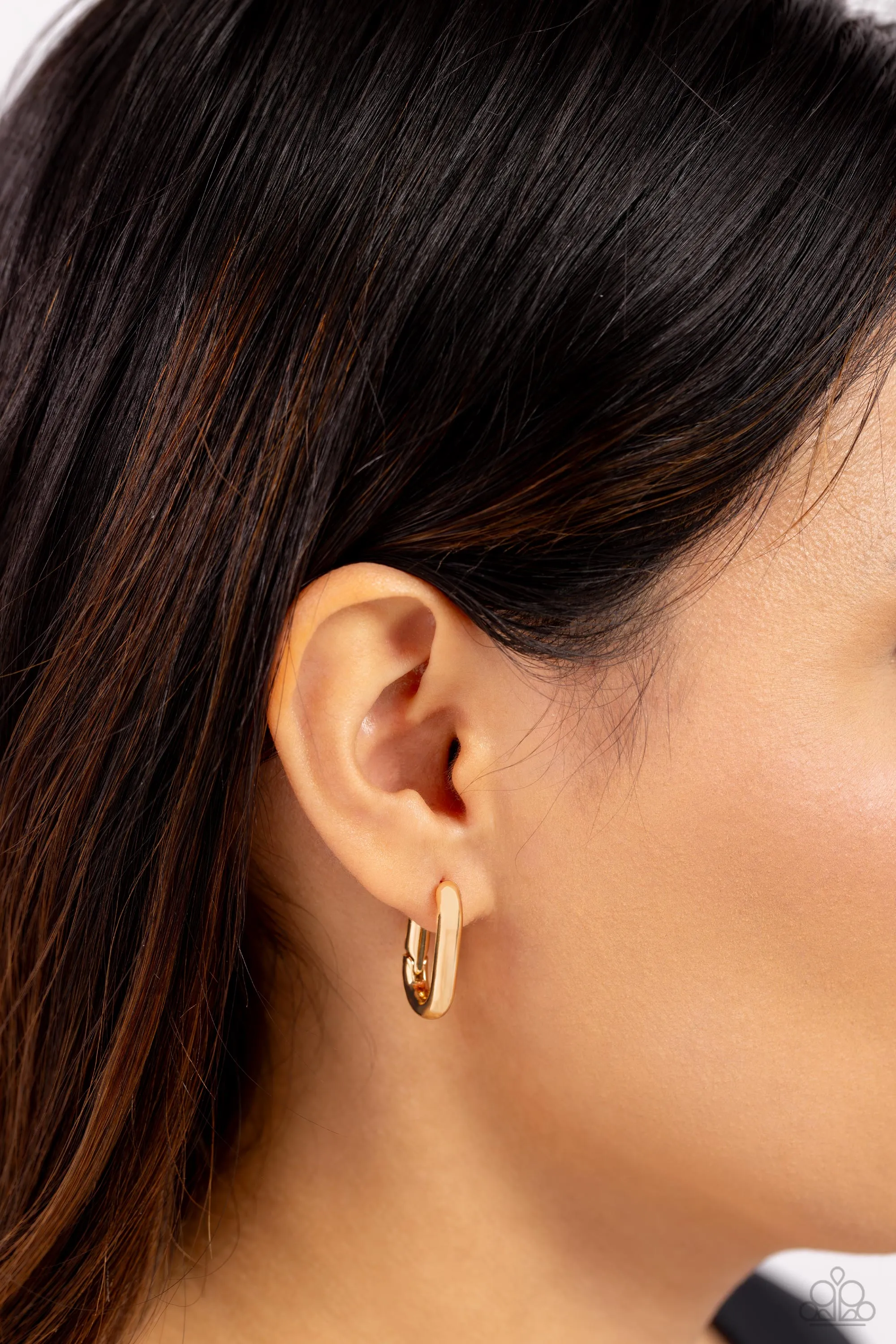 Paparazzi Candidate Curves Gold Post Earrings