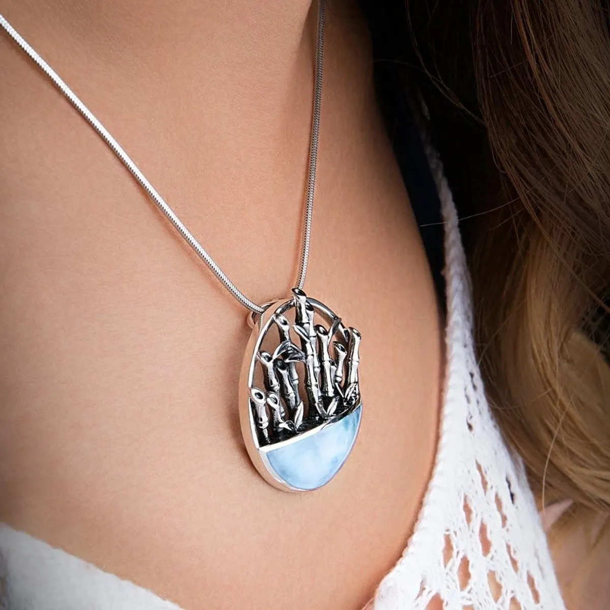 Wildlife Bamboo Necklace - Nbmbo00-00